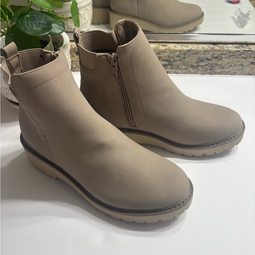 Sonoma Women's Taupe Ankle Boots